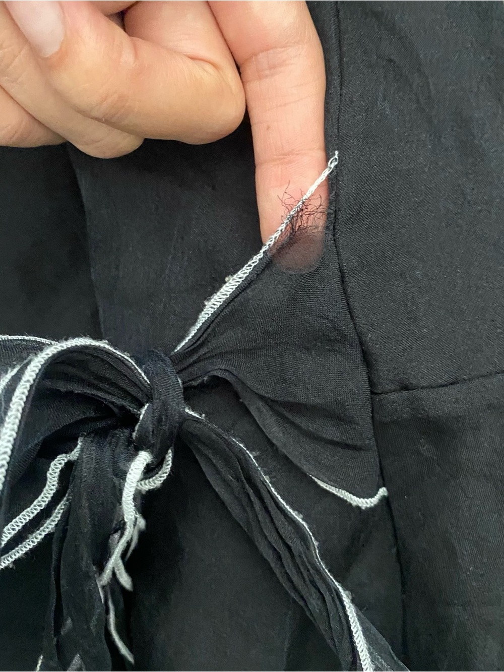 Cynthia Rowley 100% Silk Black & White Wrap Ruffle Top - Picture 7 of 7